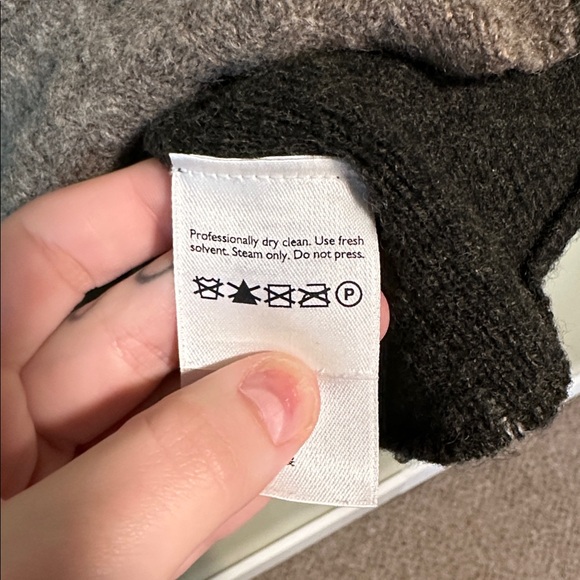 Vintage Eddie Bauer 100% Lambswool Sweater Size Medium - Picture 6 of 6